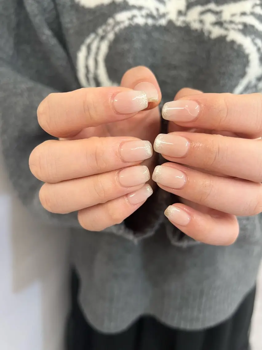 ネイル フレンチネイル ジェルネイル グラデーション ラメ(グリッター) マグネットネイル ハンドネイル ハンドケア Bana_ Nailのネイルデザイン