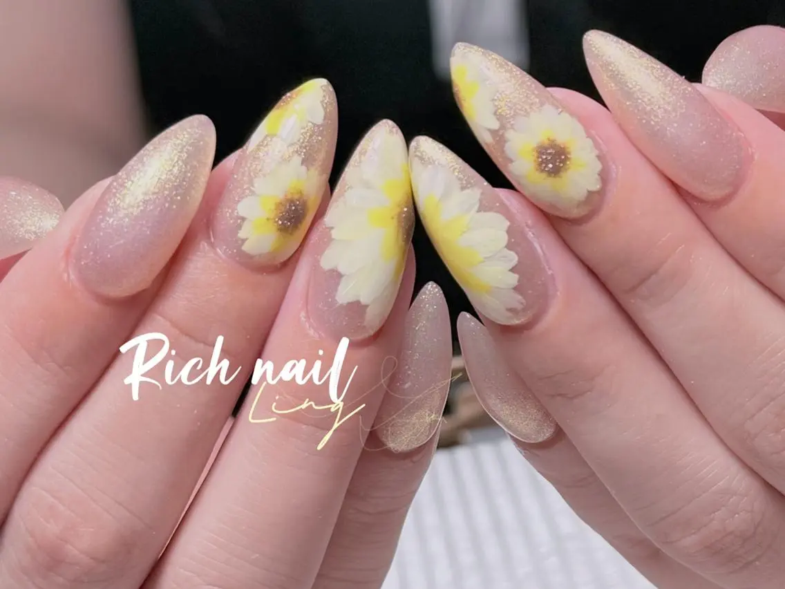 ネイル ハンドネイル ハンドケア Rich Nail 🤲🏻梨央のネイルデザイン