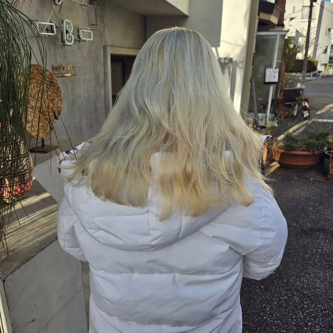 セミロング ヘアカラー トリートメント あべかりん/原宿 /マツパ/ハイトーンのヘアスタイル