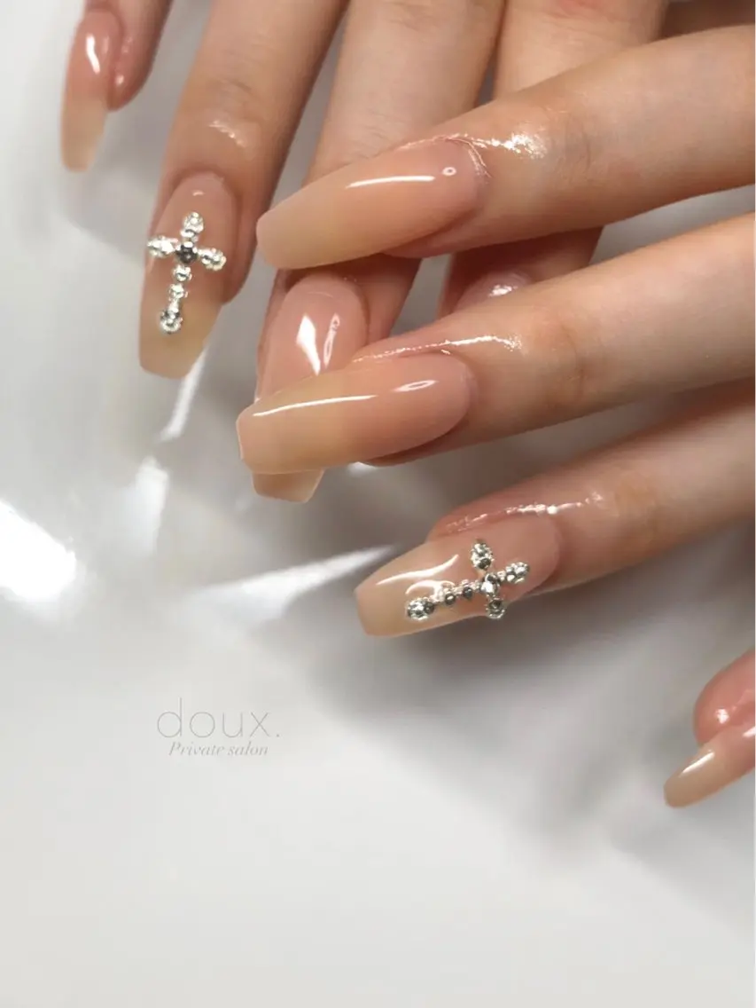 ネイル 長さ出し フットネイル キラキラネイル 韓国ネイル ニュアンスネイル doux. nailのネイルデザイン