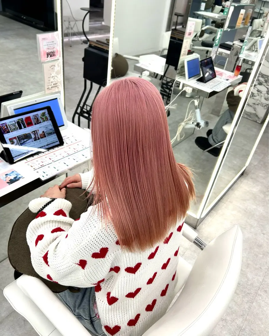 セミロング カラー ピンクカラー ヘアカラー トリートメント 透明感ハイトーン特化 /ケアブリーチ/莉駒のヘアスタイル