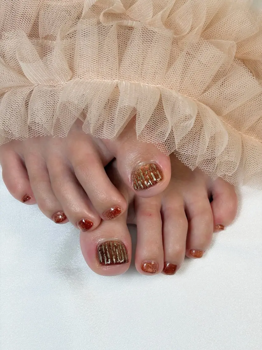 ネイル フットネイル キラキラネイル マグネットネイル フットネイル iro+ nailのネイルデザイン
