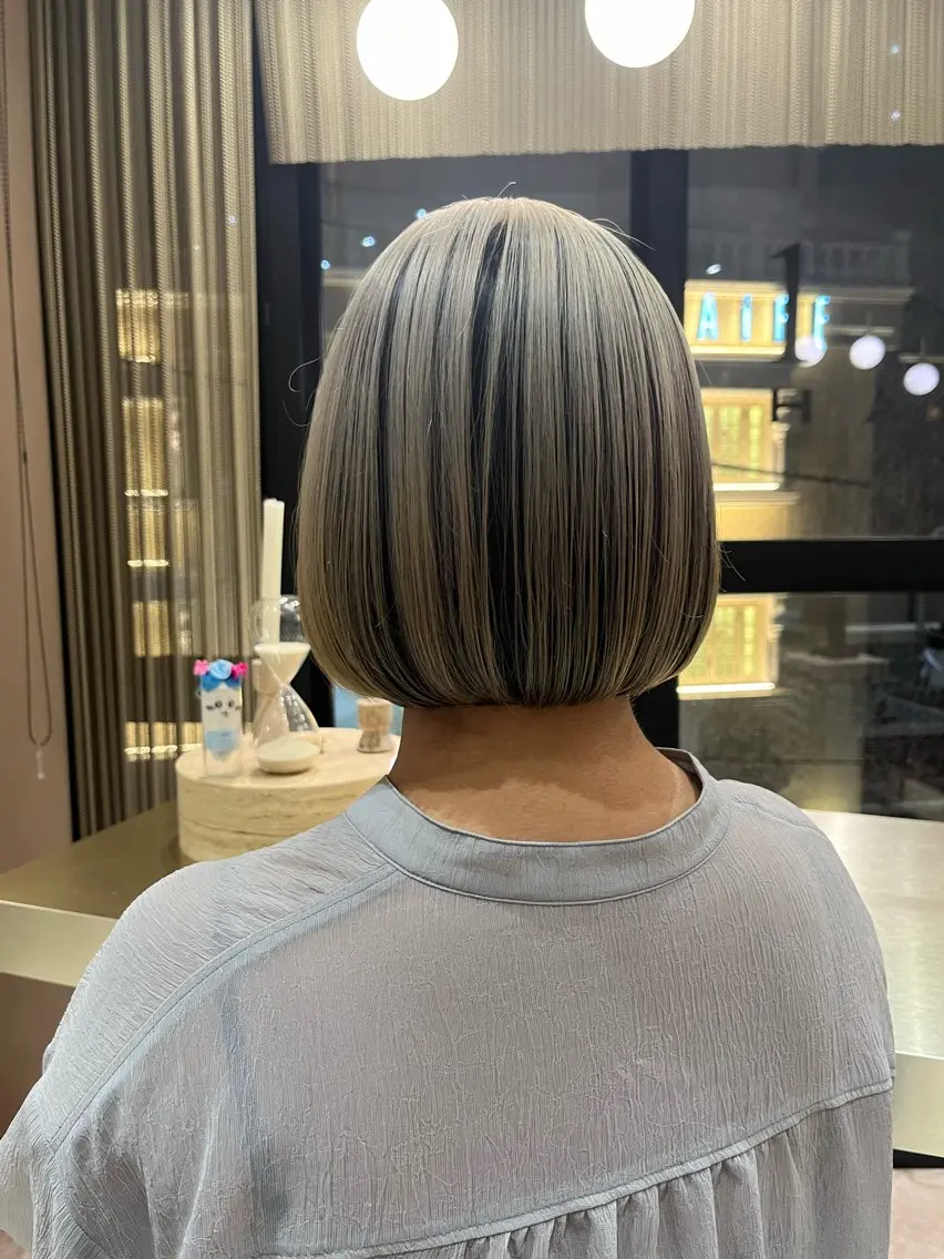 ショート カラー デザインカラー ハイトーンカラー ヘアカラー トリートメント レイヤー似合わせ 透明感カラーりきやのヘアスタイル