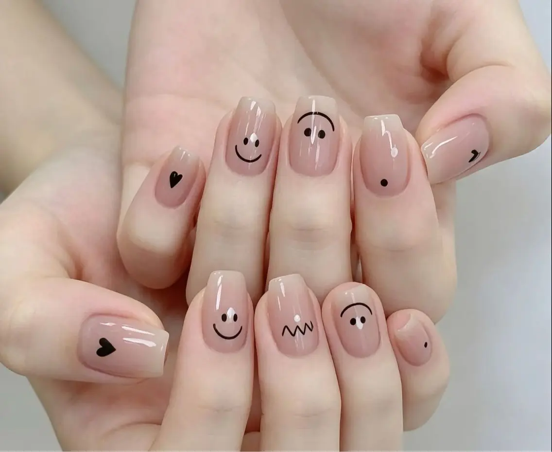 ネイル ニュアンスネイル EMI NAILSのネイルデザイン