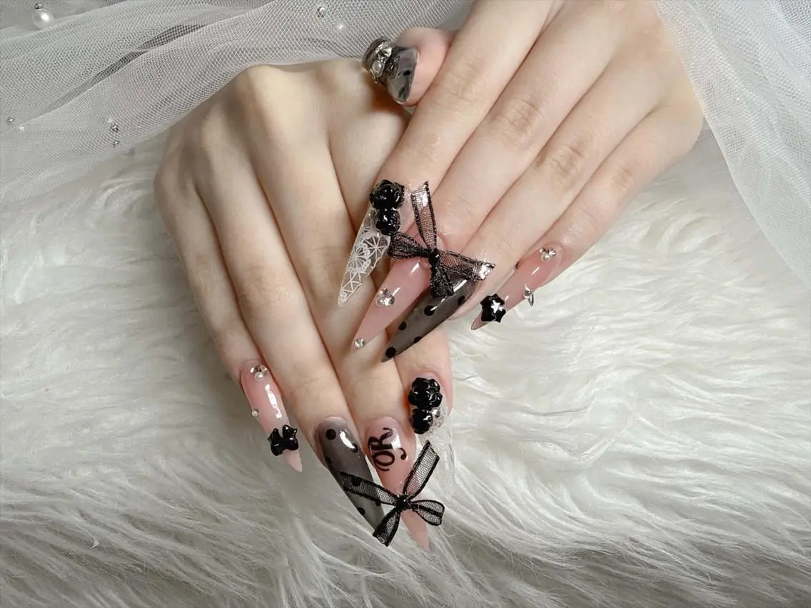 ネイル フレンチネイル ジェルネイル ガラスフレンチ ハロウィン ハート ハンドネイル Hbaby nailのネイルデザイン