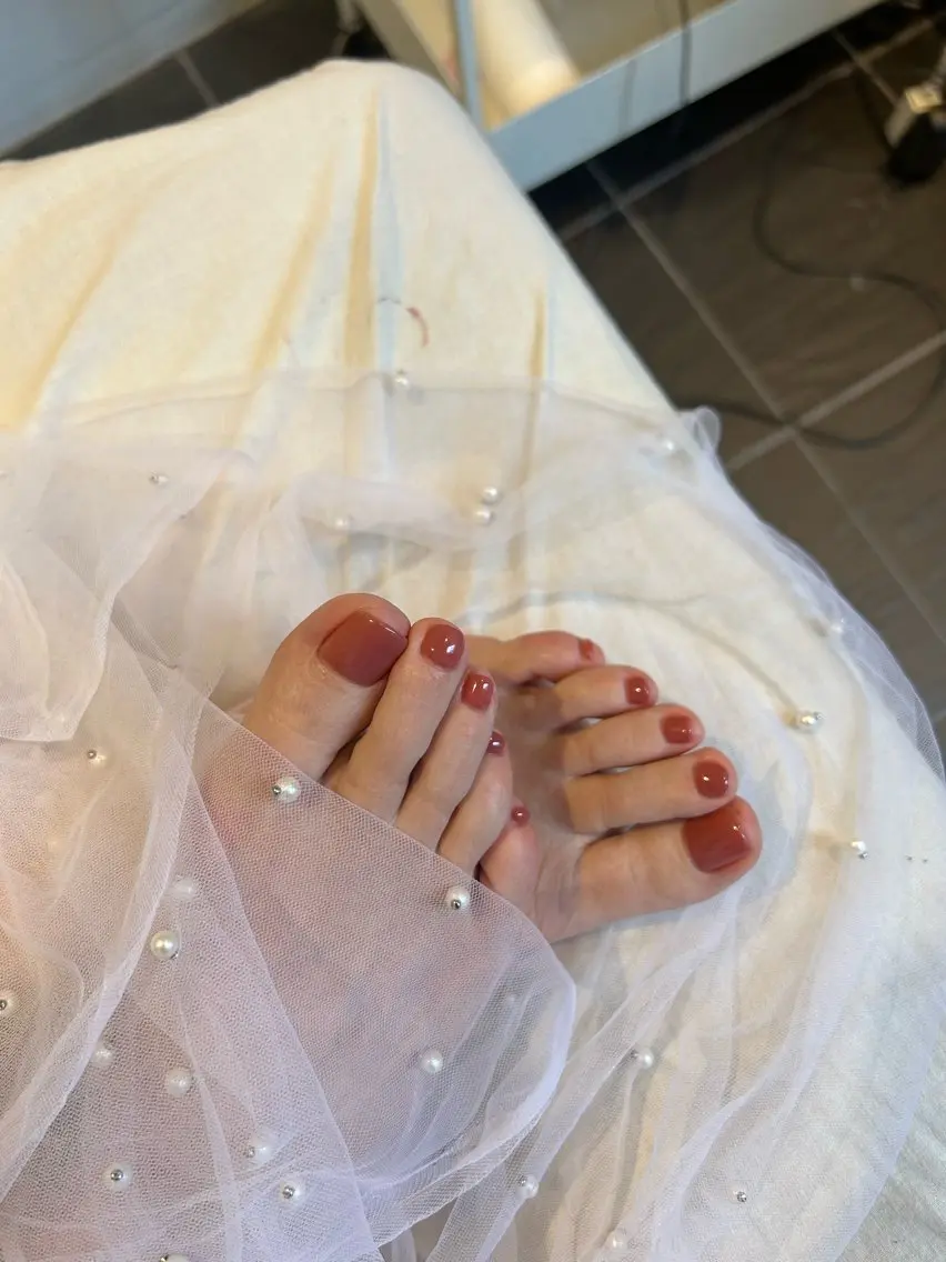 ネイル フットネイル ワンカラーネイル シンプルネイル 久保 姫花のネイルデザイン