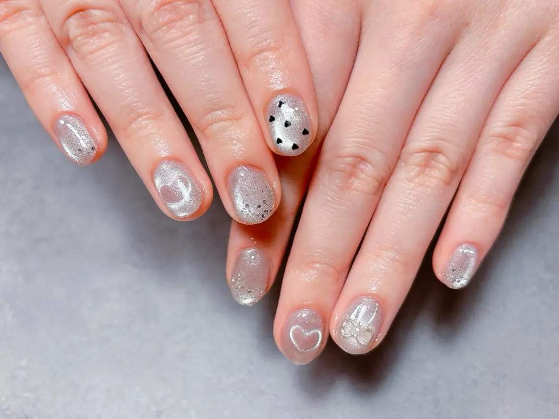 ネイル アートネイル 桜ネイル フラワーネイル ジェルネイル マグネットネイル ハンドネイル ハンドケア 💫ゆか_ Nailartistのネイルデザイン