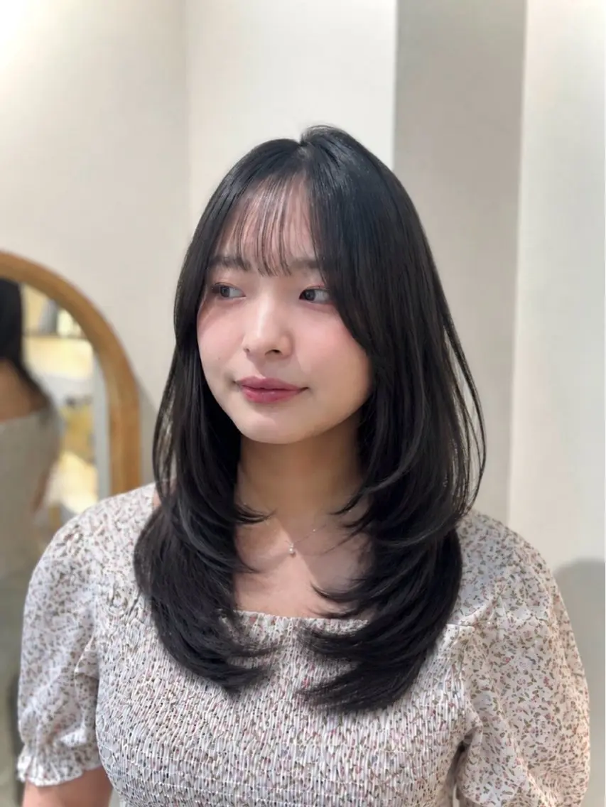 ミディアム カラー Zina aimiのヘアスタイル