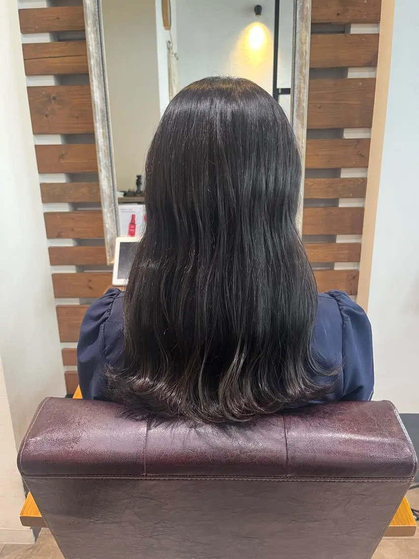 セミロング カット ヘアカラー loup yunaのヘアスタイル