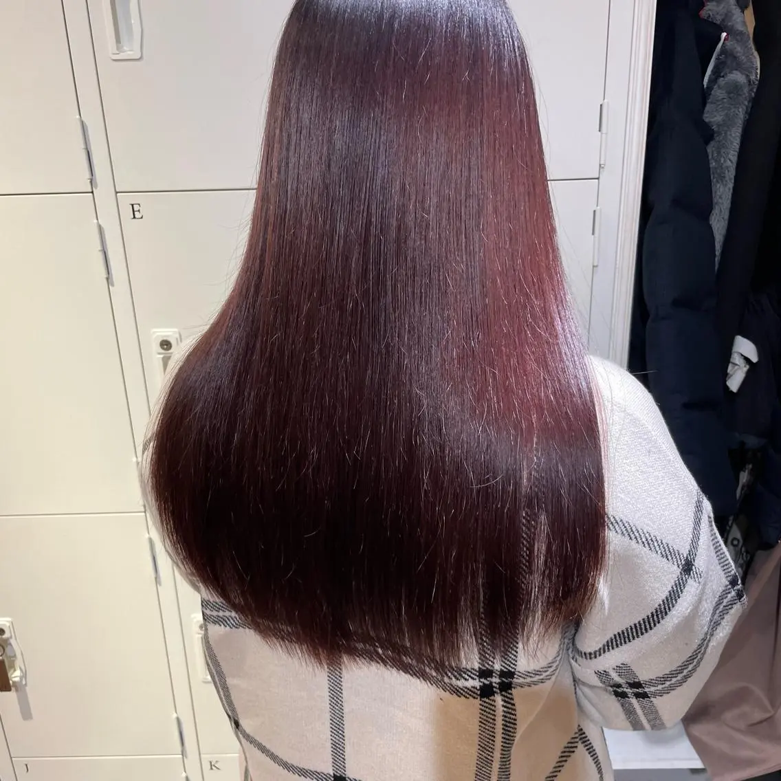 ロング カラー akane .のヘアスタイル
