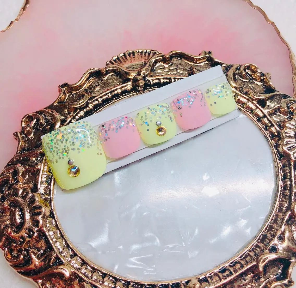 ネイル フットネイル フットネイル CROWN プライベートサロンのネイルデザイン