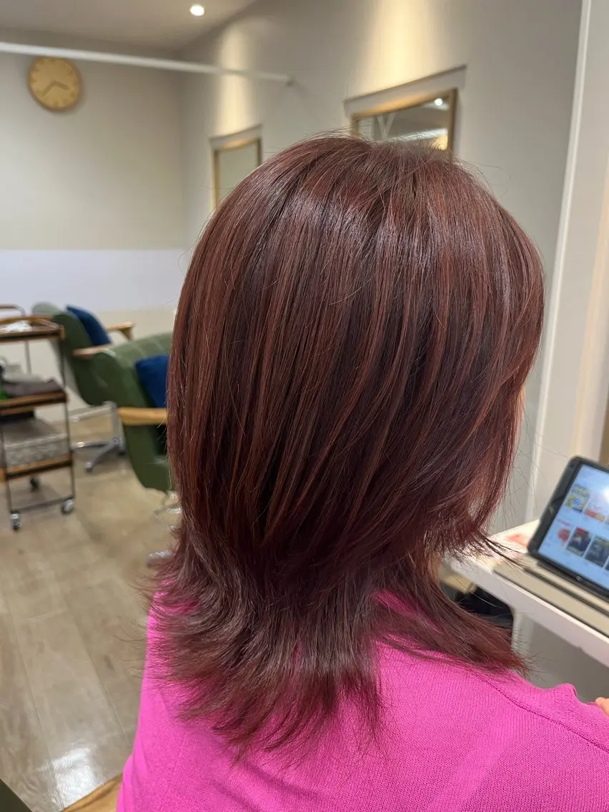 ミディアム 小鴨 美佳のヘアスタイル