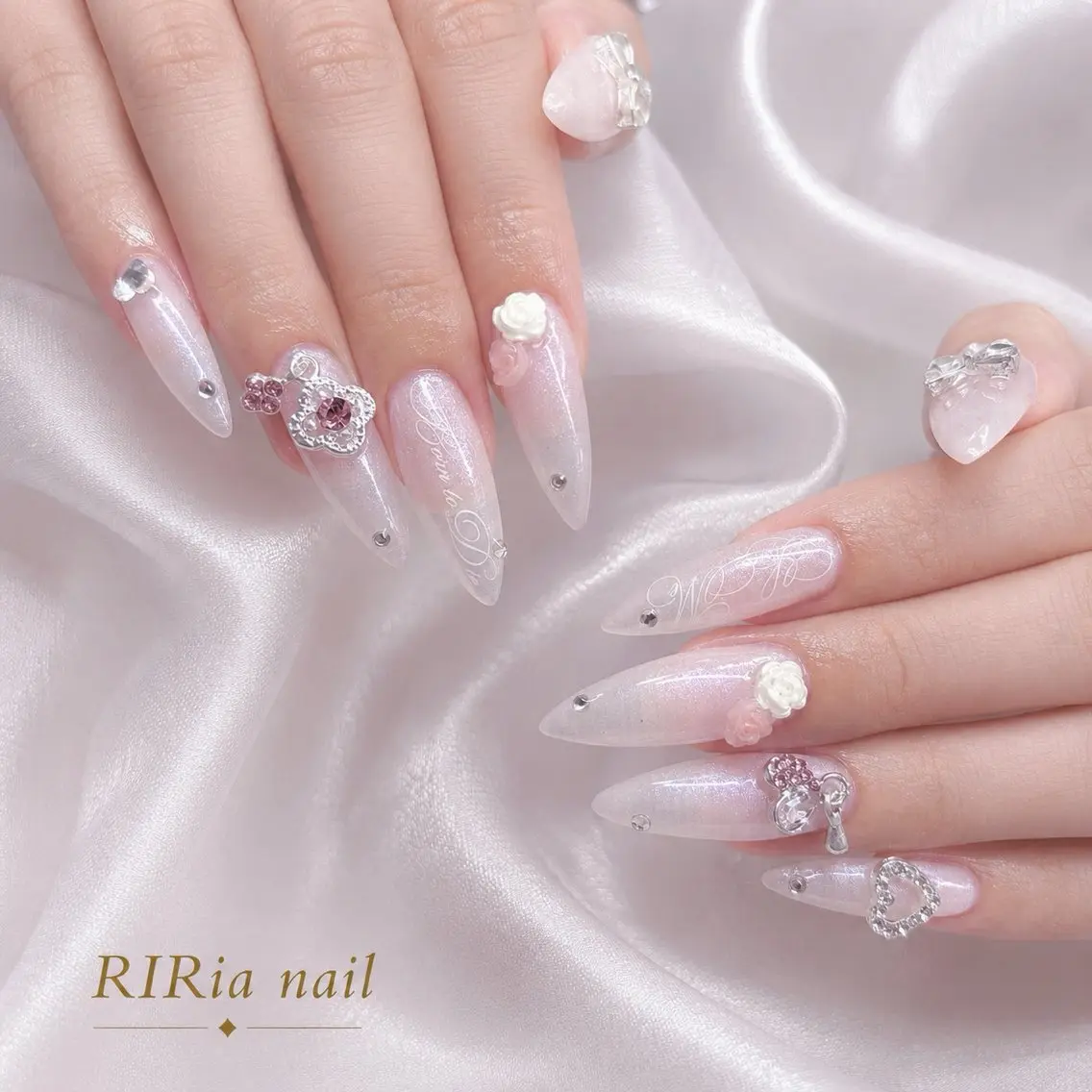 ネイル ハート マグネットネイル ピンク リボン ワンホンネイル ハンドネイル 🎀RIRia nail🎀のネイルデザイン