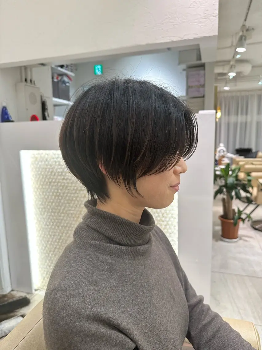 ショート レイヤー/ショート/ 山見陽のヘアスタイル