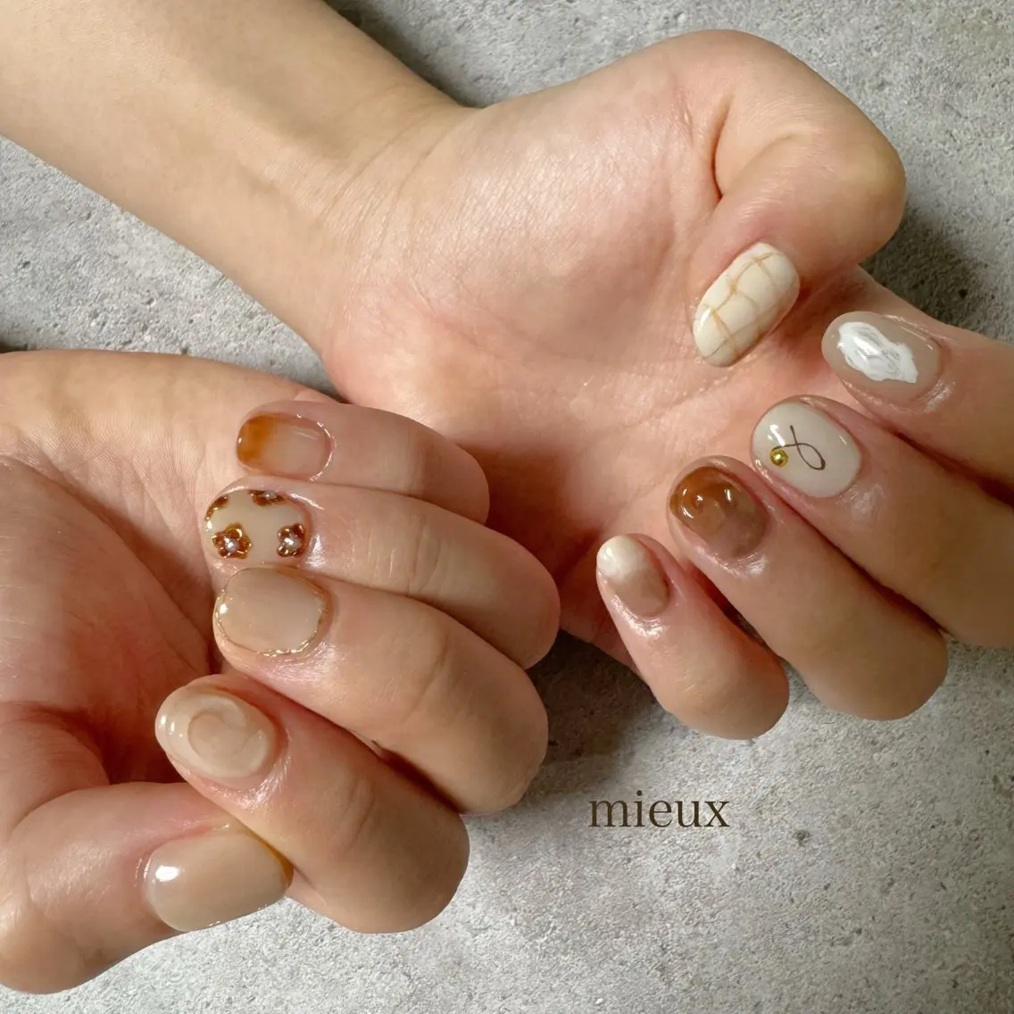 ネイル ハンドネイル フットネイル nail salon mieux(ミュー)のマツエク・マツパデザイン