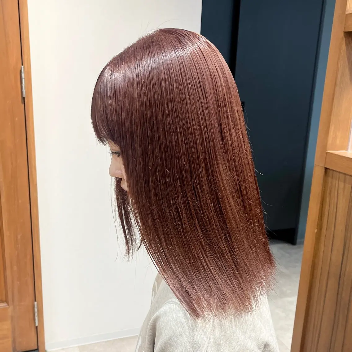 ミディアム カット ヘアカラー satone 🩵のヘアスタイル