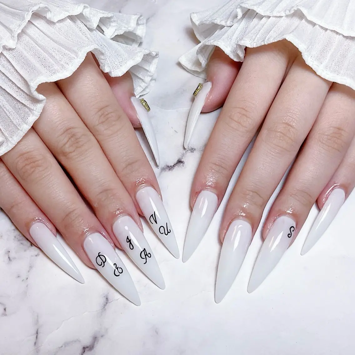 ネイル ハンドネイル 🍭Yun nail hyejin🌸のネイルデザイン