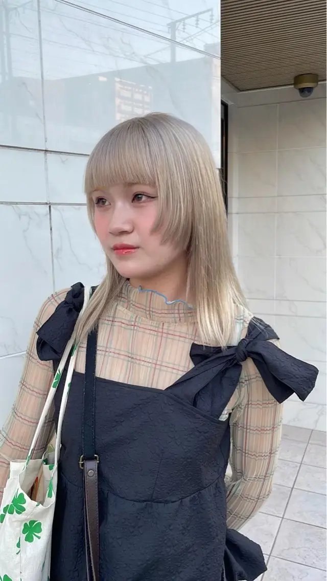 セミロング カラー ヘアカラー three_ ナオキのヘアスタイル
