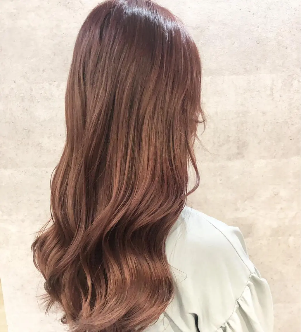 ロング カラー アディクシーカラー イルミナカラー ピンクカラー トリートメント 髪質改善で 憧れの潤艶美髪にのヘアスタイル
