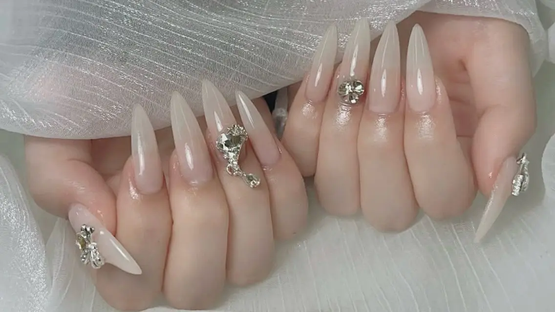 ネイル ハンドネイル NEM nailstudioのネイルデザイン