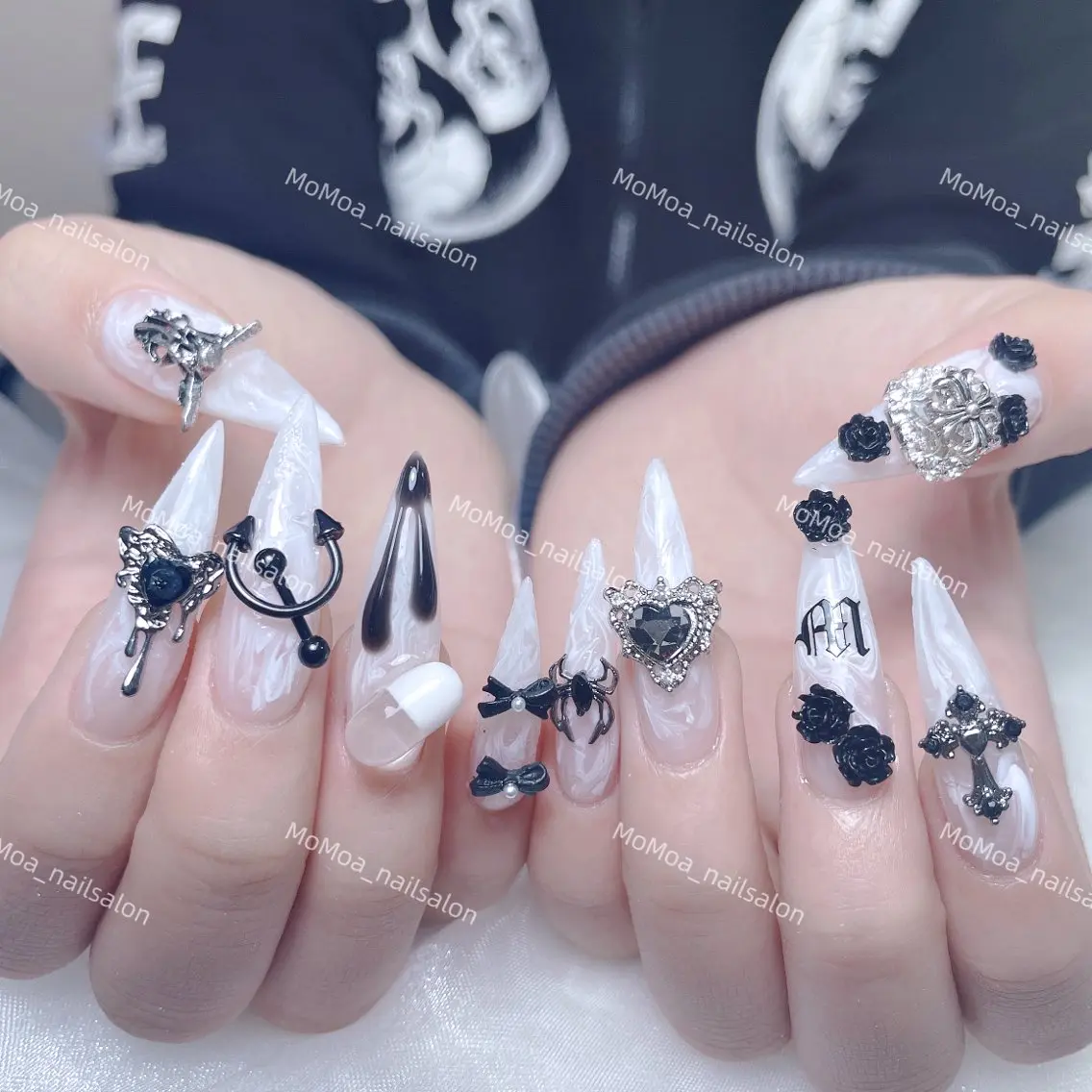 ネイル 成人式 ロングネイル マグネットネイル 大理石ネイル(マーブル) リボン ハンドネイル MoMoA Nail ネイル長さ出し専門店のネイルデザイン