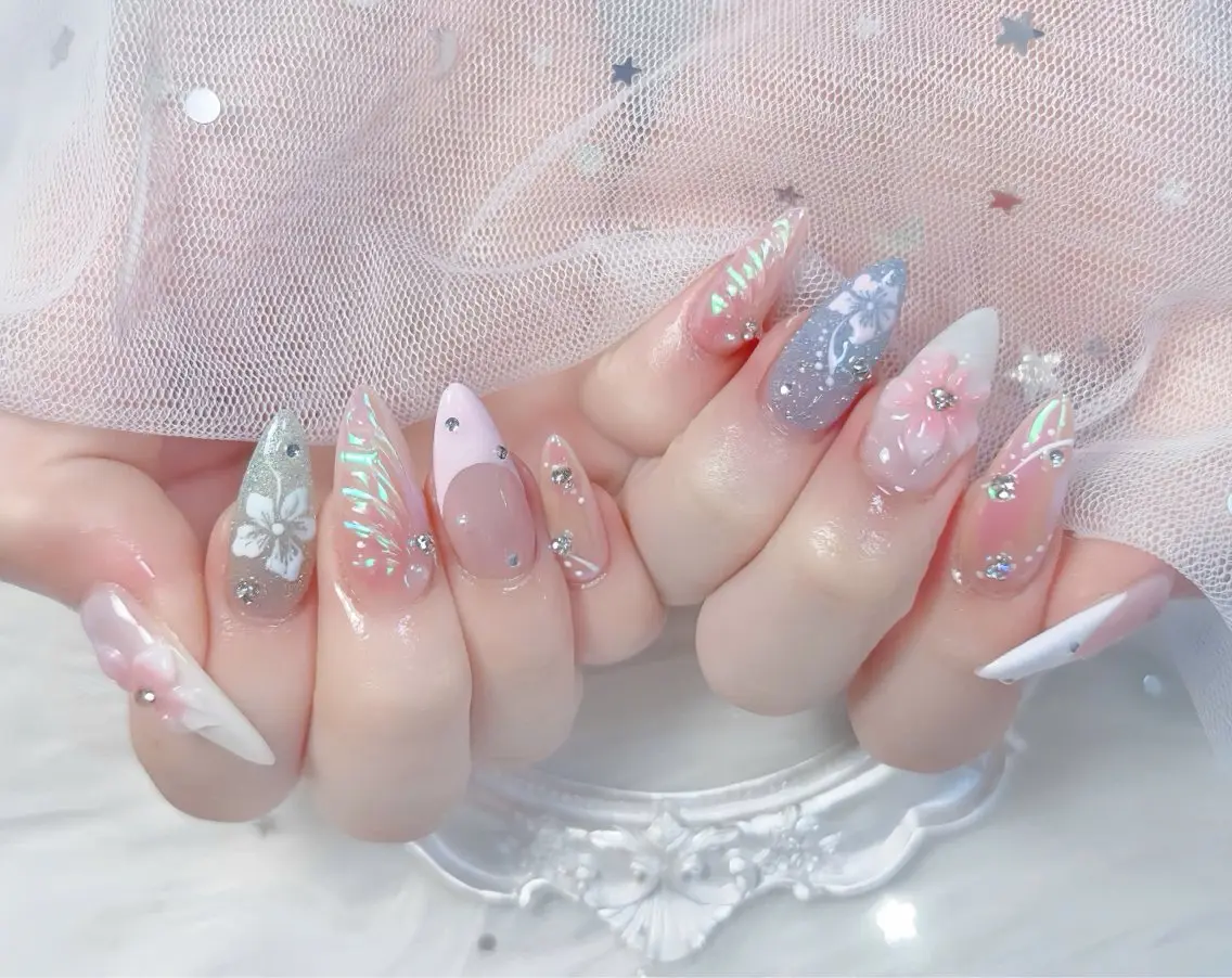 ネイル チークネイル 長さ出し フレンチネイル ジェルネイル グラデーション ハンドネイル THANHTHANH NAILのネイルデザイン