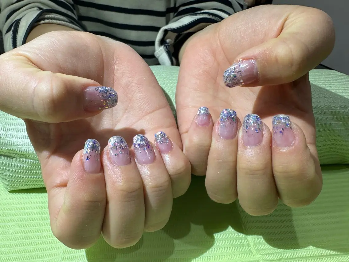 ネイル グラデーション ラメ(グリッター) ラメグラデーション 【Jr.ネイリスト】 💜serina💜のネイルデザイン