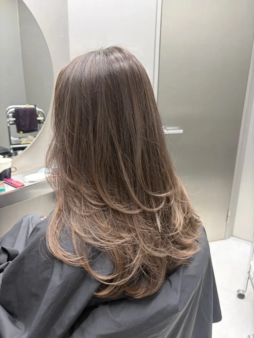 ロング ヘアカラー ヘアセット 🫧バレイヤージュ/ ハイトーン/ミズキのヘアスタイル