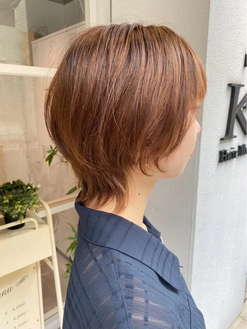 ショート カラー カット 小西 舞依のヘアスタイル