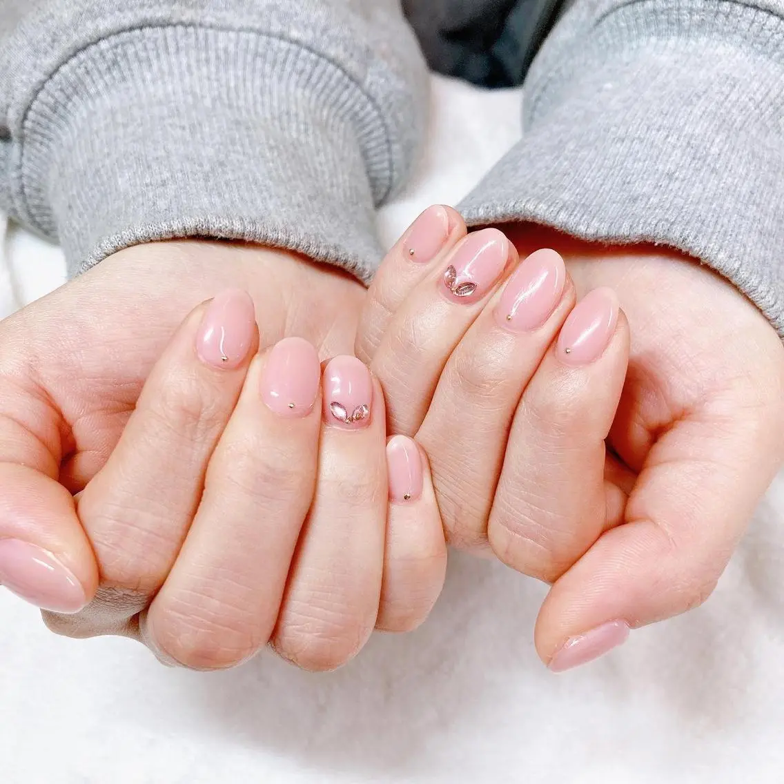 ネイル ストーンネイル ハンドネイル 根津 綾子のネイルデザイン