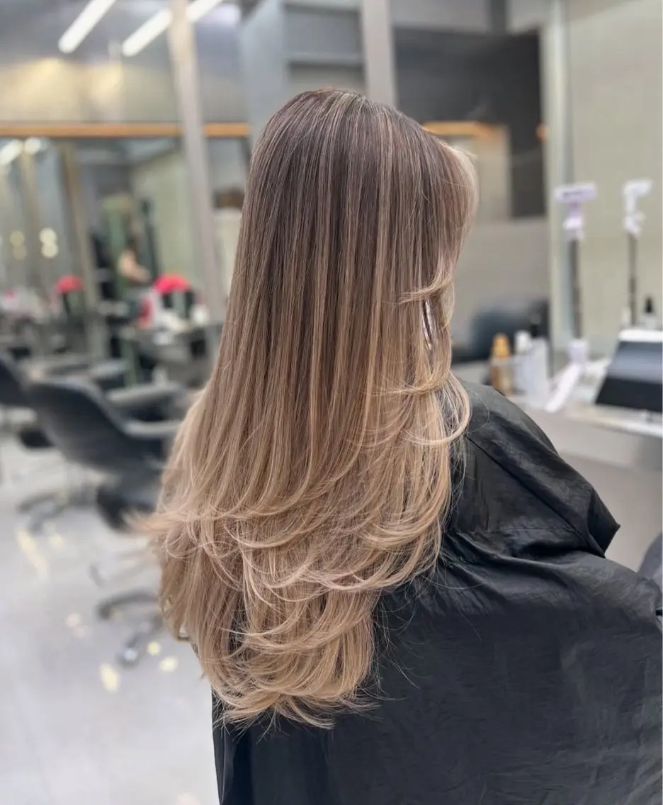 ロング カラー バレイヤージュ レイヤーカット トリートメント Kotomi 🇺🇸💋のヘアスタイル