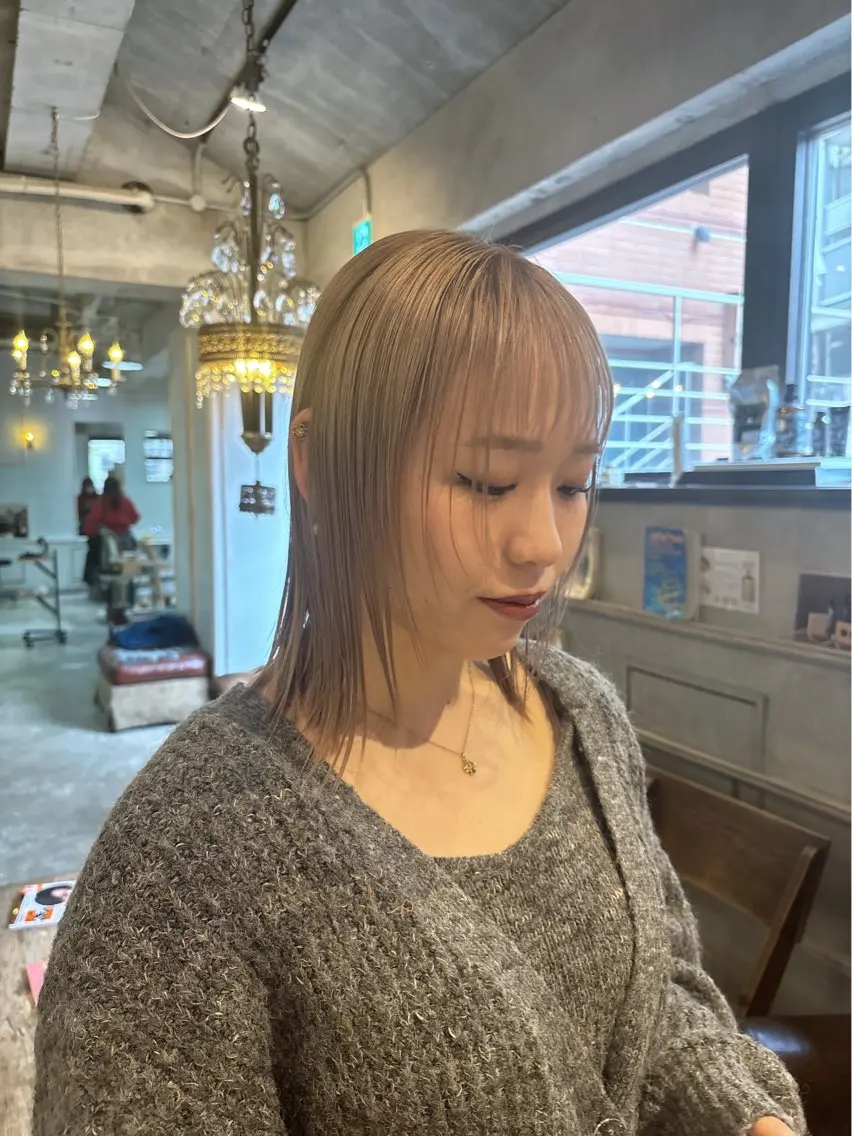 ミディアム カラー ヘアカラー トリートメント 柔らかベージュ 🤎YUKAのヘアスタイル