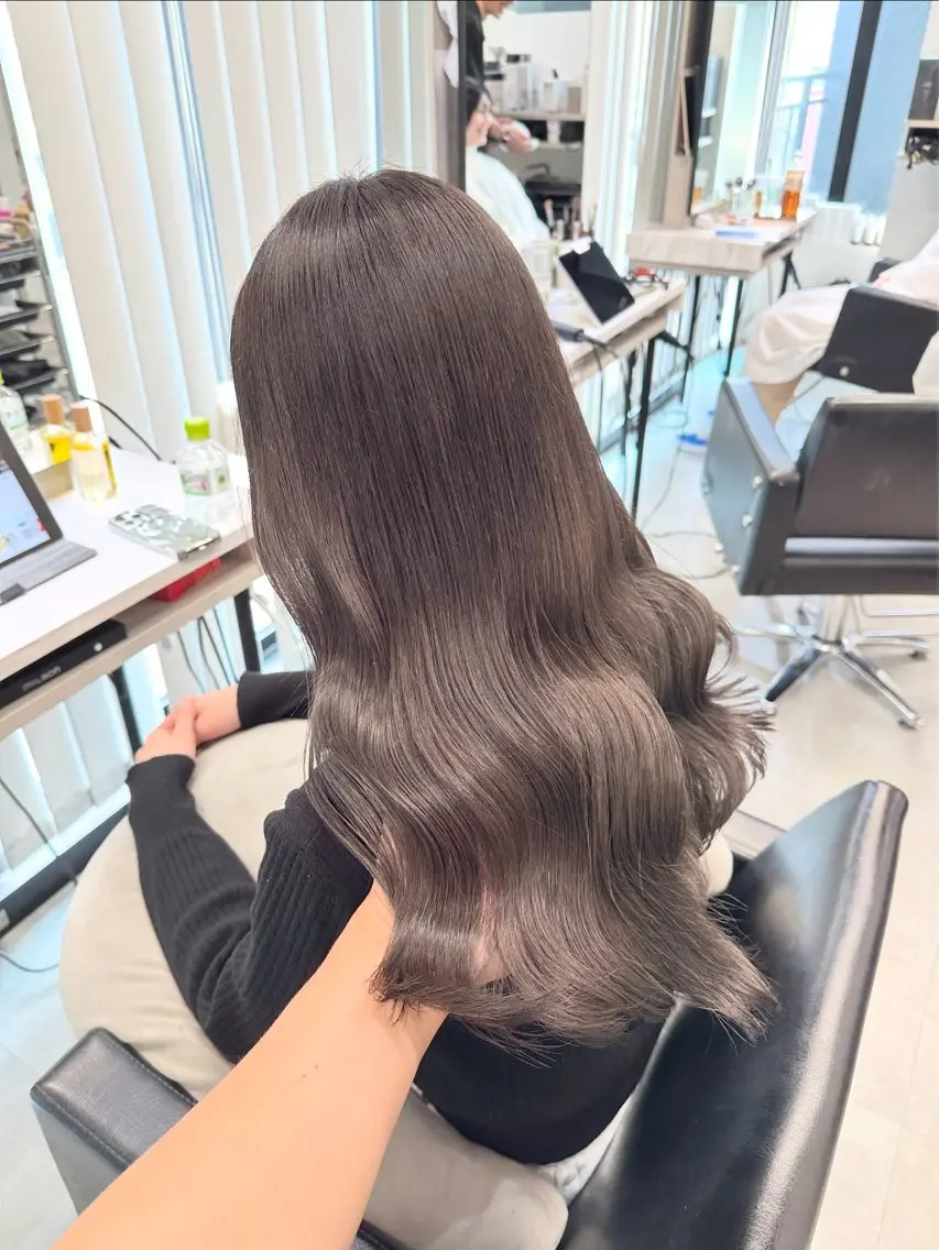 ロング カット ヘアカラー トリートメント Hardy ショータのヘアスタイル