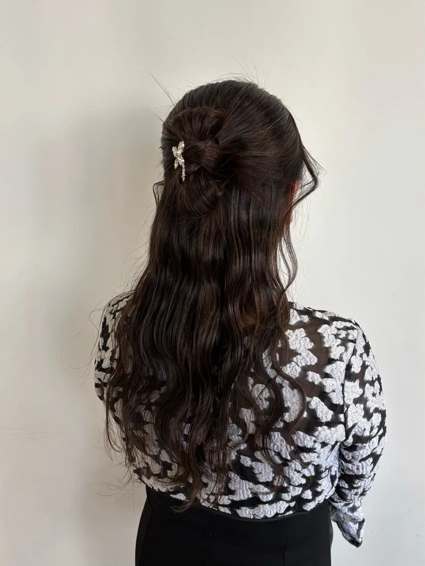 ロング 岡本 彩楓のヘアスタイル