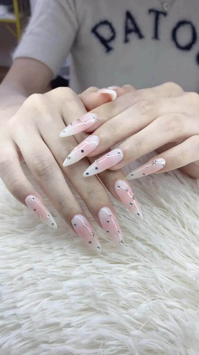 ネイル Rei _Nail 新宿のネイルデザイン