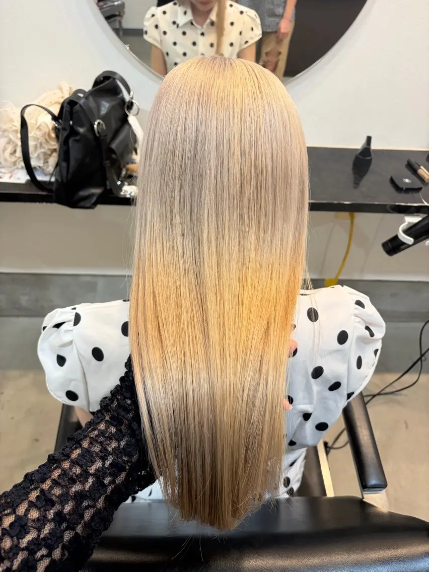 ロング カラー LUCK ユナのヘアスタイル