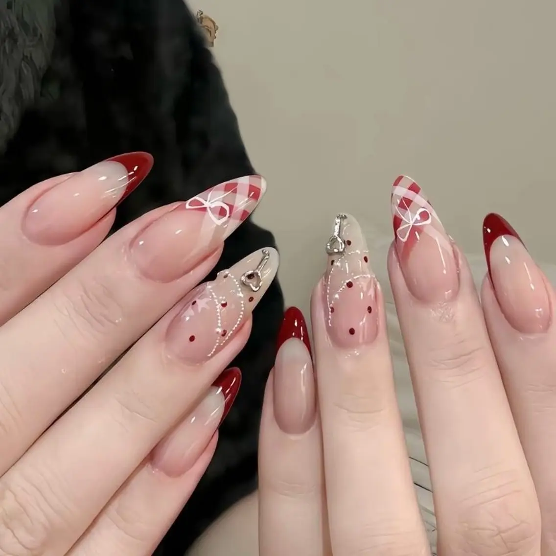 ネイル ボルドー ドット フレンチネイル ジェルネイル 韓国ネイル ハンドネイル フットネイル Umee Nailのネイルデザイン