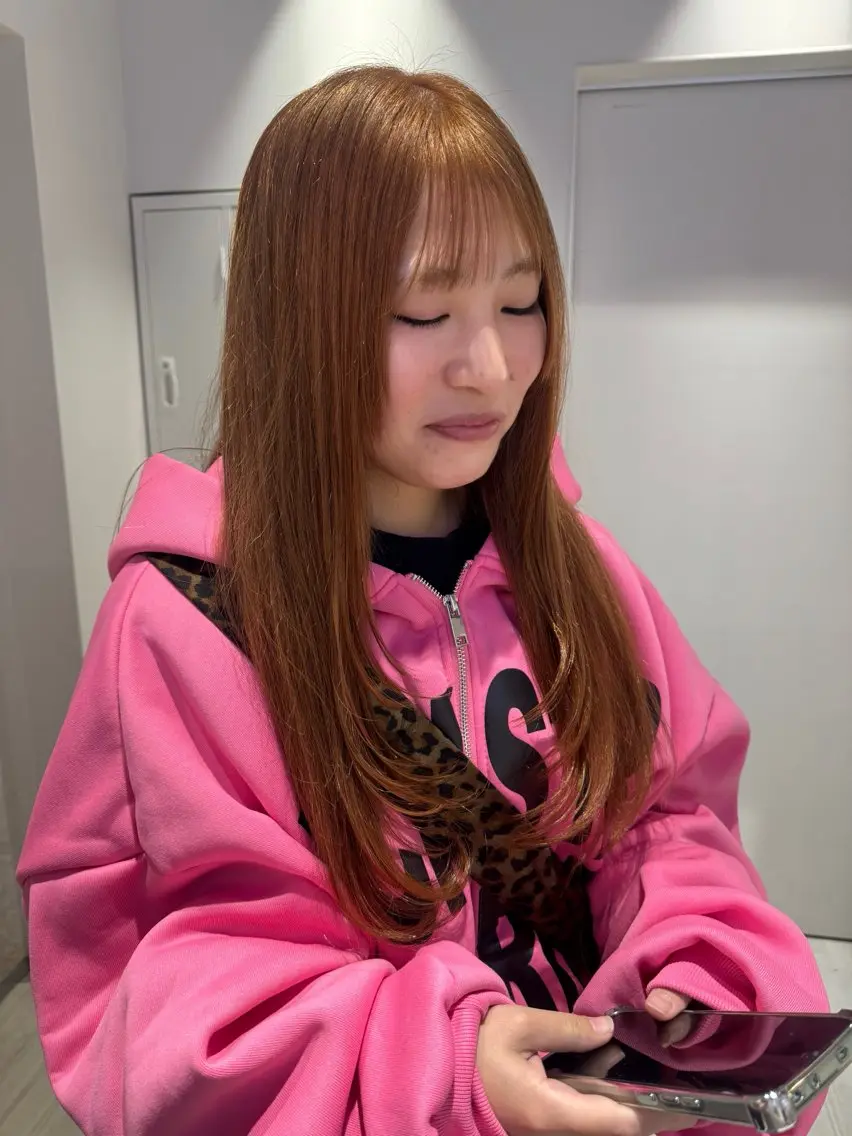 ロング カラー ブラウンカラー オレンジ カット ヘアカラー トリートメント Ami/艶カラー/ レイヤー/ハイトーンのヘアスタイル