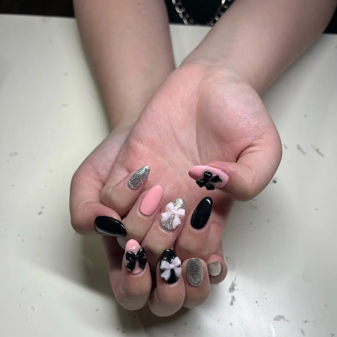 ネイル リボン ハンドネイル IROHA nail Ami🐊🎀のネイルデザイン