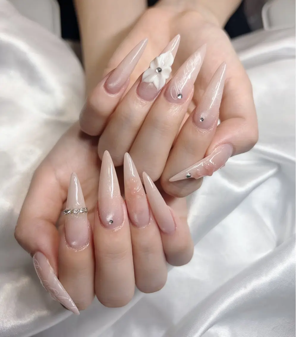 ネイル 成人式 フラッシュネイル フレンチネイル ジェルネイル グラデーション 😍Yumi❤️ 💅Nail💅のネイルデザイン