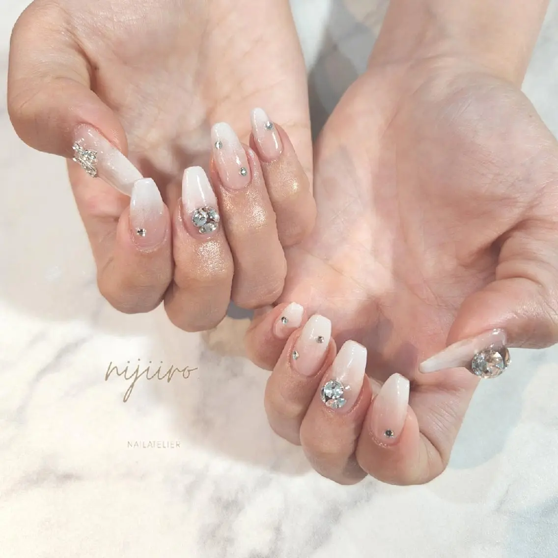 ネイル ストーンネイル ハンドネイル nijiiro🌈 サトウのネイルデザイン