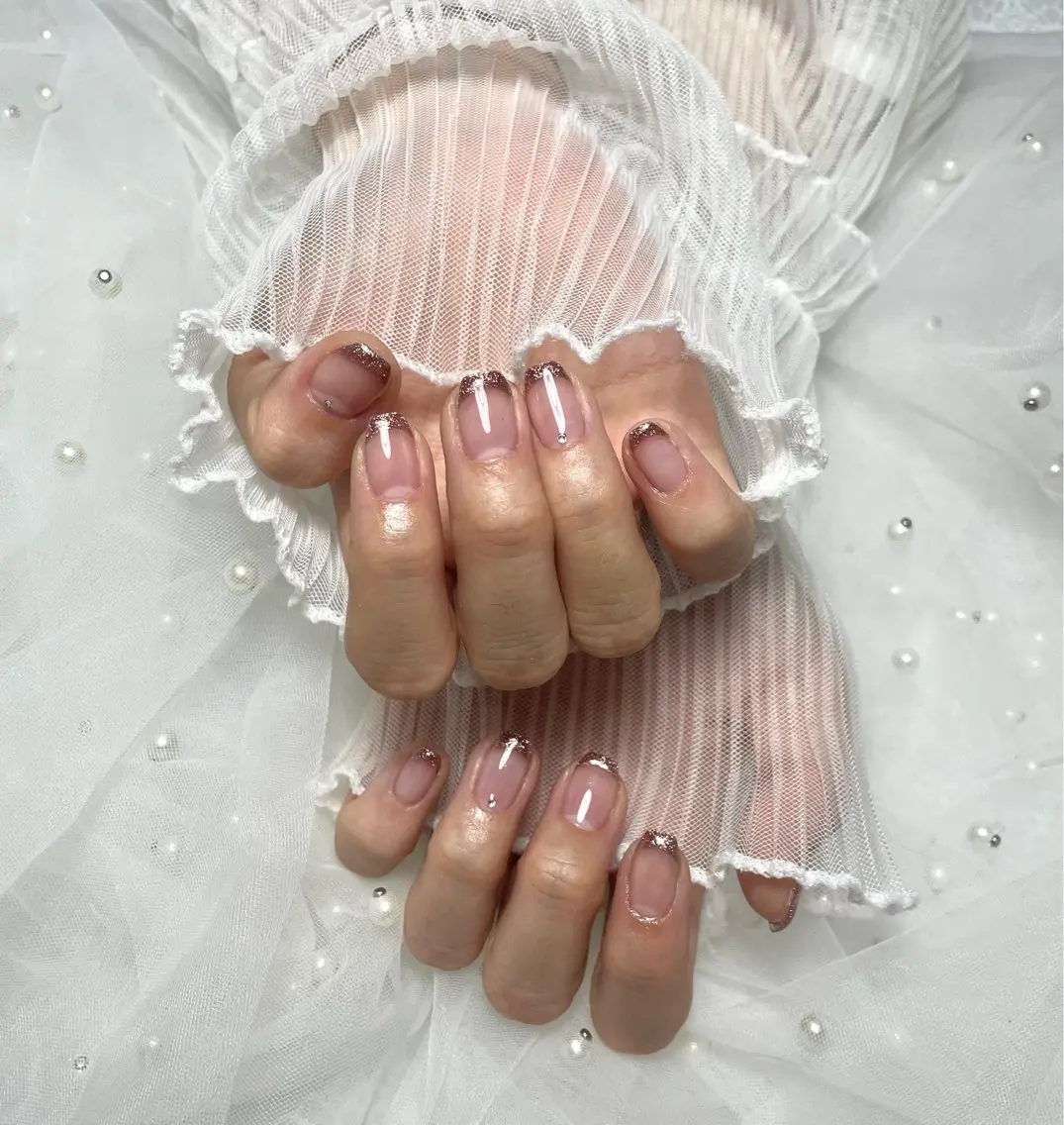ネイル クリアネイル フレンチネイル ラメ(グリッター) 持ち込み ハンドネイル and.R nail 吉本 ちかのネイルデザイン
