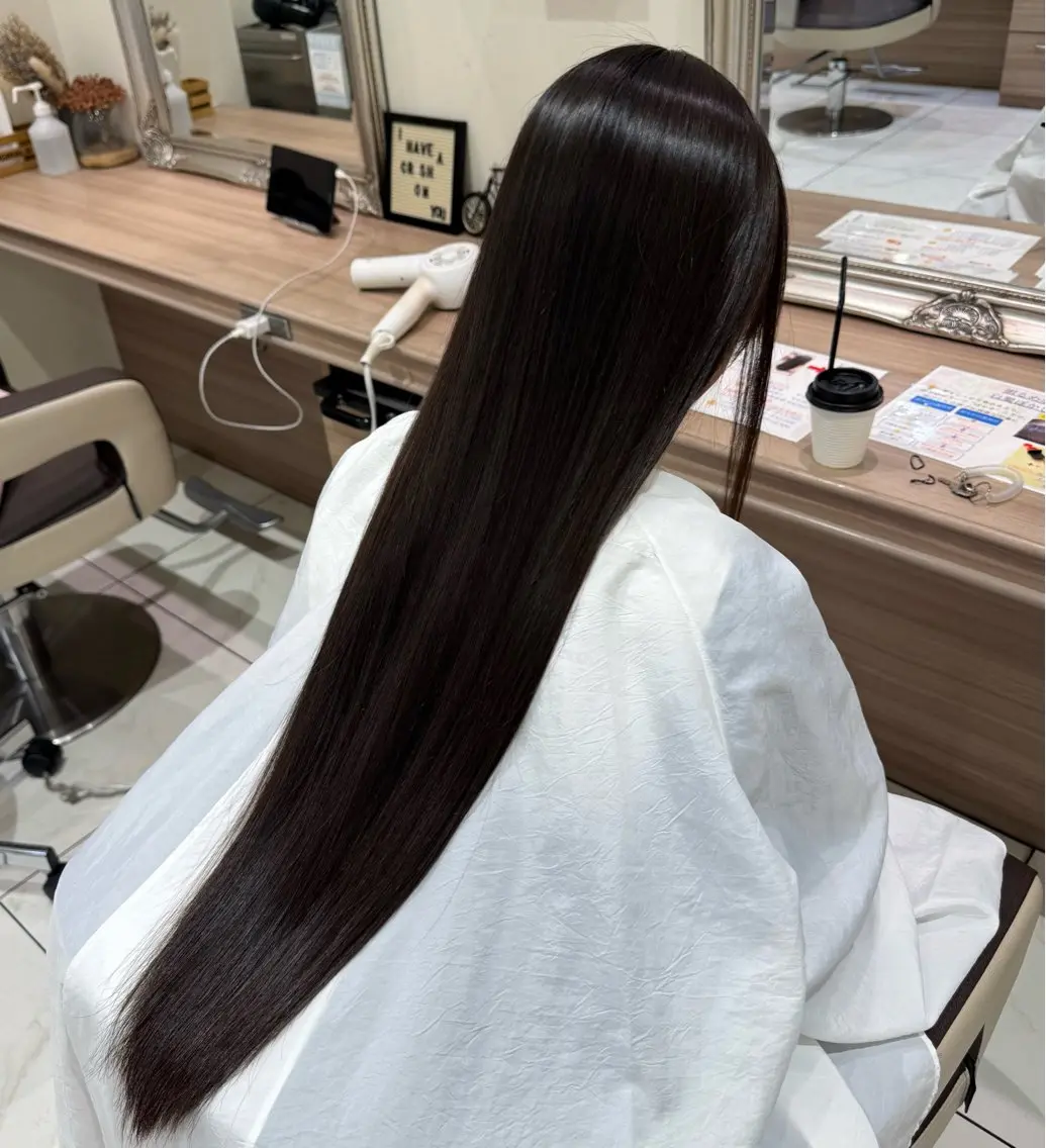 ロング カラー 黒髪 ナチュラルブラック ロング 寺田 結月のヘアスタイル