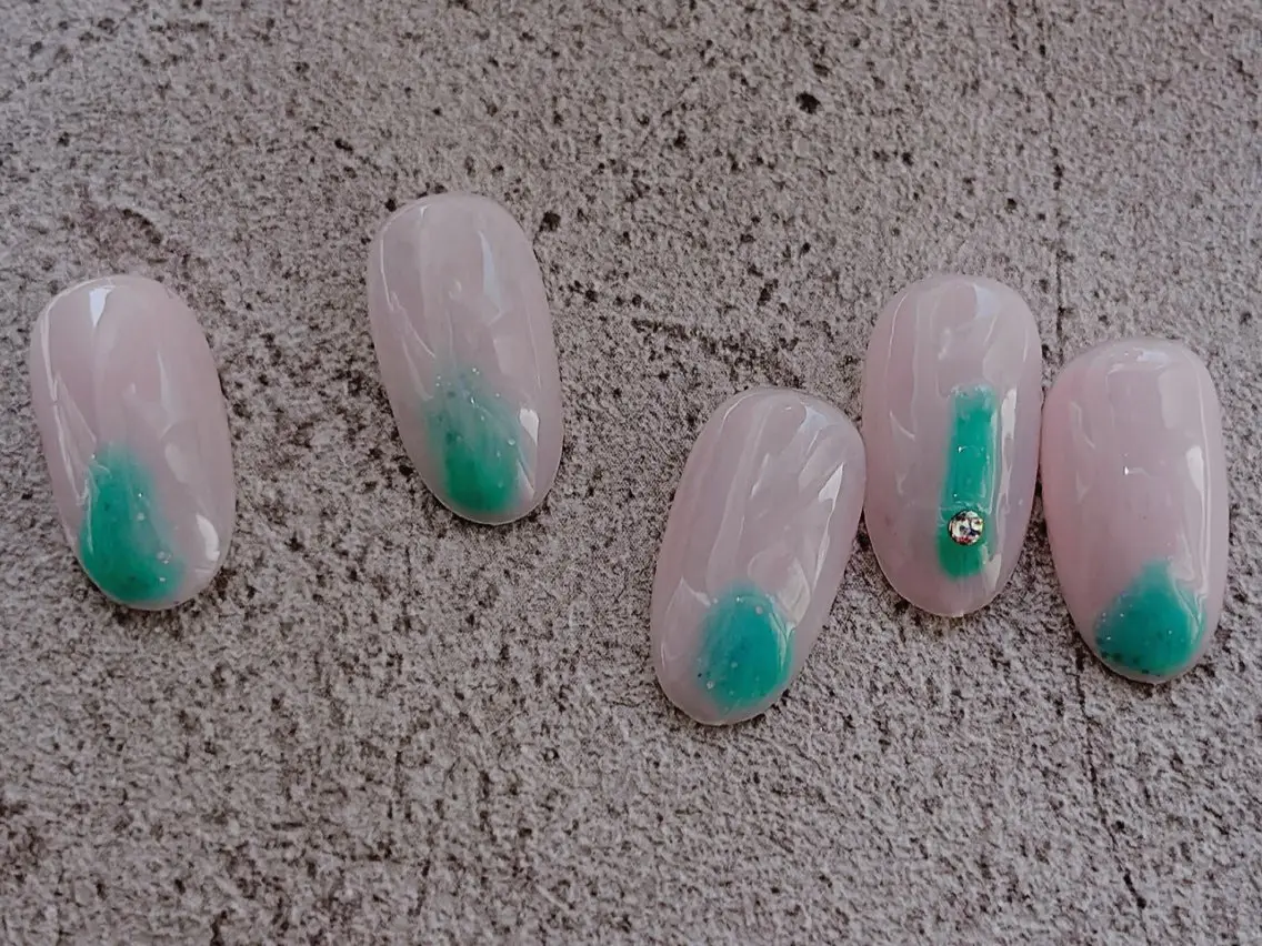 ネイル Nail •Head スパFortunaのネイルデザイン