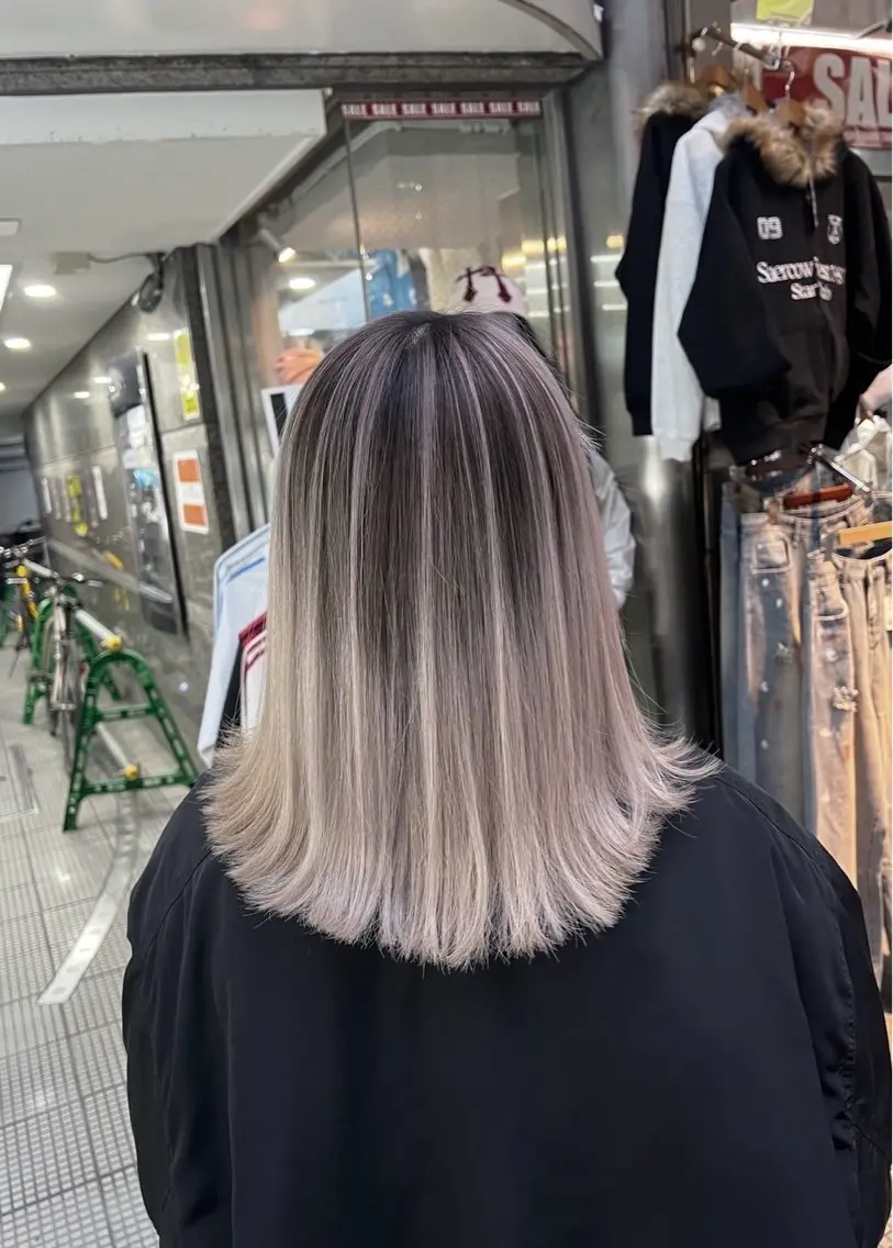 ショート カラー バレイヤージュ グレージュ レイヤーカット ヘアカラー トリートメント 指名数No.1 /NAOYAのヘアスタイル