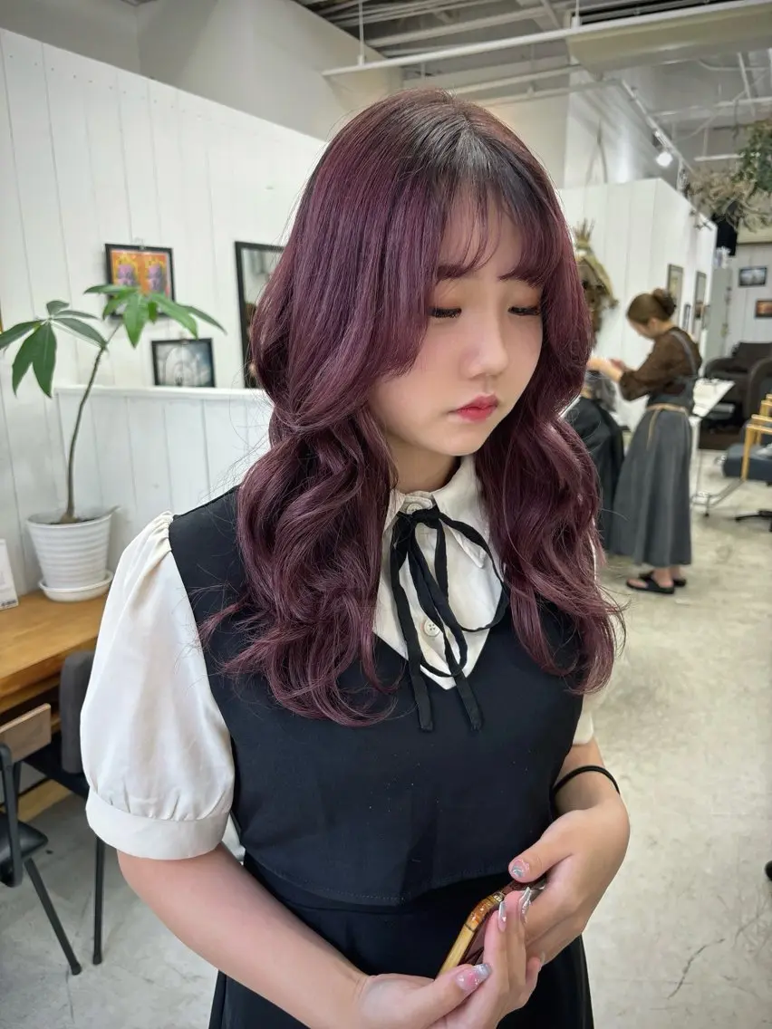 ロング カラー ブリーチ ピンクカラー カット ヘアカラー トリートメント Ann./艶髪 /レイヤーカットのヘアスタイル