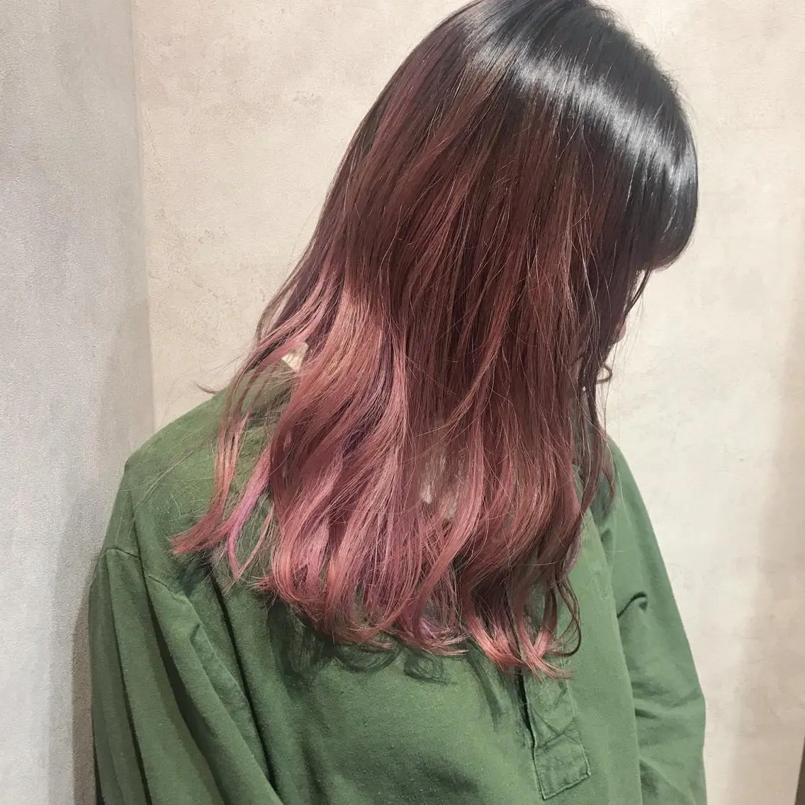 ロング カラー ヘアアレンジ 対馬 粘音のヘアスタイル