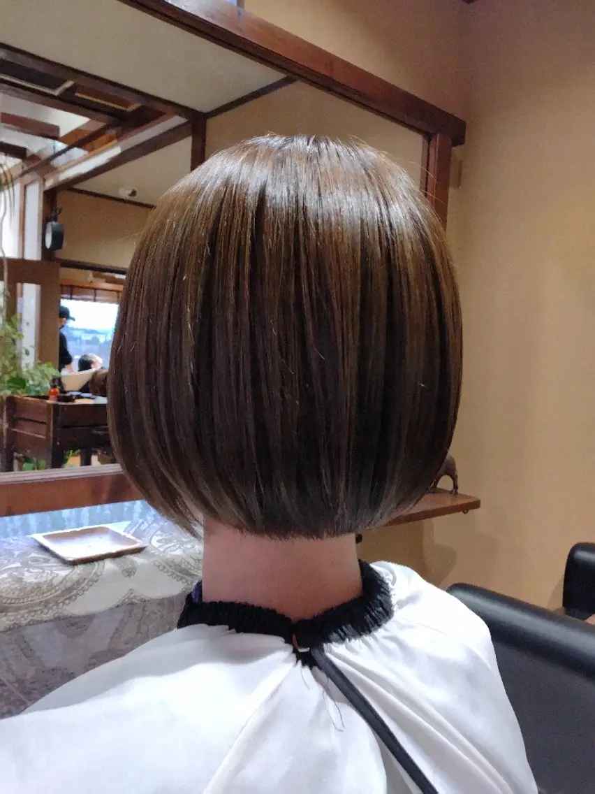 ショート カラー 青山 早智子のヘアスタイル