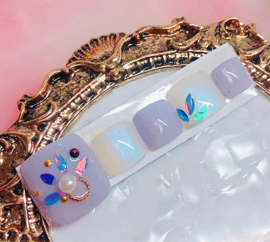 ネイル フットネイル フットネイル CROWN プライベートサロンのネイルデザイン