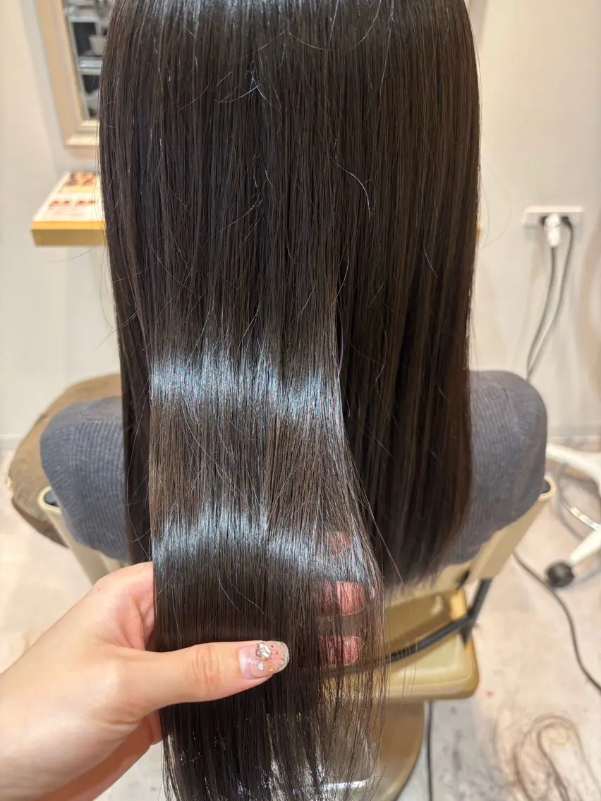 ロング カラー ヘアカラー 鈴木 紅寧のヘアスタイル